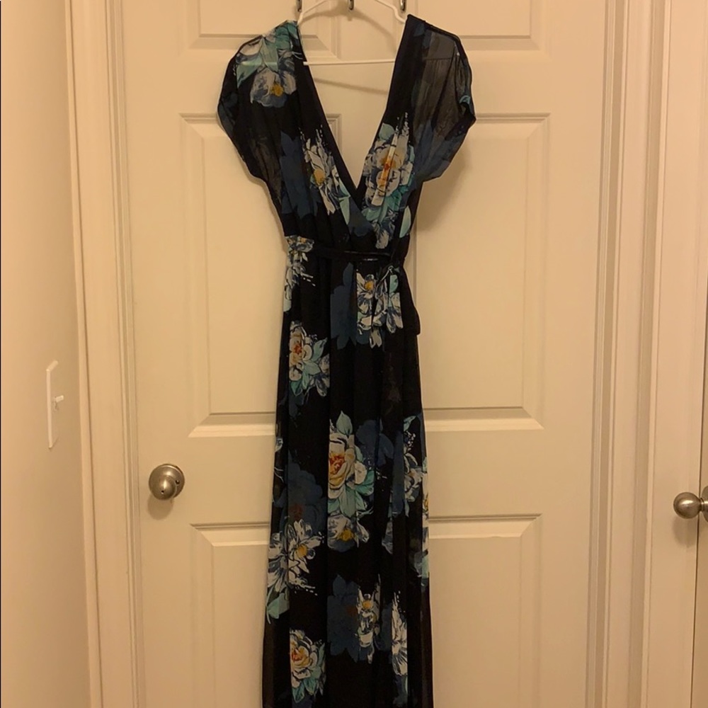 Lulus Navy floral maxi dress